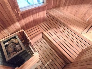 CASA CHALET 5 AMB. PISCINA SAUNA JACUZZI COCHERA