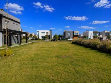 LOTE INTERNO EN VENTA EN LAGOS DE CANNING