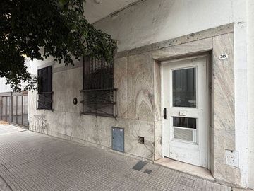 Venta PH 4 ambientes con jardín - Parque Chacabuco