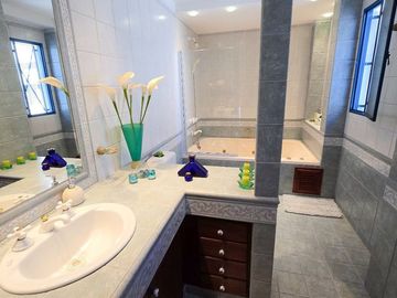 VENTA TRIPLEX 4 AMBIENTES SAAVEDRA COCHERA