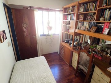 VENTA TRIPLEX 4 AMBIENTES SAAVEDRA COCHERA