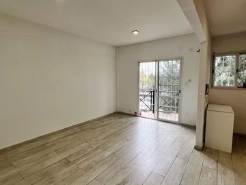 ALQUILER DEPTO 2AMB.FRENTE/BALCON/APTO PROFESIONAL