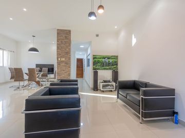 Venta casa 5 amb Liniers Jardin Cochera Estrenar