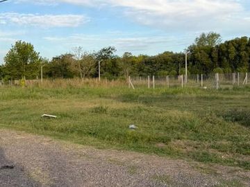 Venta Terreno Barrio Benteveo 304,88m2 Loma Verde