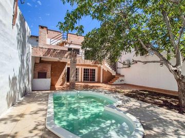 VENDO CASA 3 DORM. C/PILETA Bº CRISOL