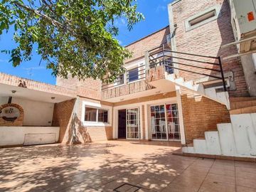 VENDO CASA 3 DORM. C/PILETA Bº CRISOL