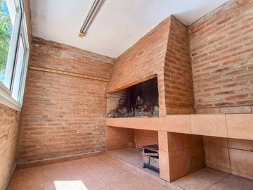 VENDO CASA 3 DORM. C/PILETA Bº CRISOL