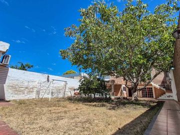 VENDO CASA 3 DORM. C/PILETA Bº CRISOL