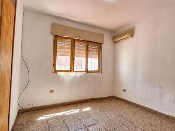 VENDO CASA 3 DORM. C/PILETA Bº CRISOL