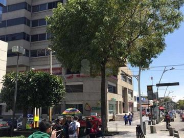 Oficina en renta Av. Juárez a una calle Fuente de los Frailes. Col. La Paz. Puebla, Pue.