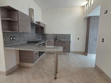 Casa de una planta en renta en Amberes Residencial | Mantenimiento incluido