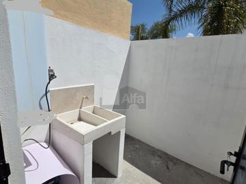 Casa de una planta en renta en Amberes Residencial | Mantenimiento incluido