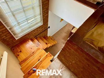 VENTA CASA EN PH AL FRENTE  3 DORM B° SAN MARTIN