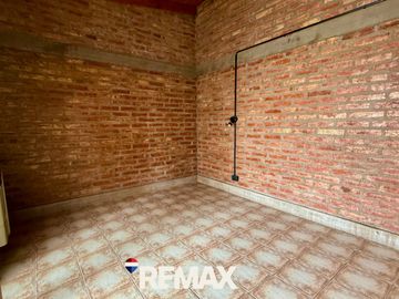 VENTA CASA EN PH AL FRENTE  3 DORM B° SAN MARTIN