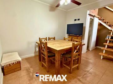 VENTA CASA EN PH AL FRENTE  3 DORM B° SAN MARTIN