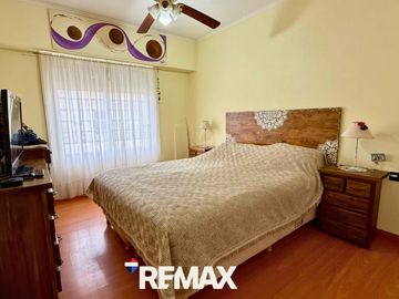 VENTA CASA EN PH AL FRENTE  3 DORM B° SAN MARTIN