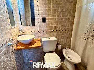 VENTA CASA EN PH AL FRENTE  3 DORM B° SAN MARTIN