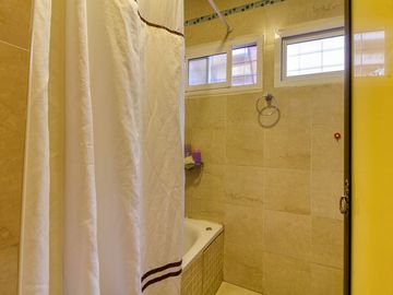 Venta 4 Amb con cochera S/ Exp. en FLORES NORTE