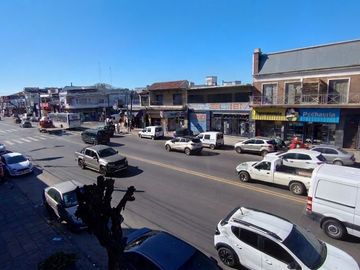 VENTA PH + LOCAL SAN JUSTO 4 AMB LUMINOSO