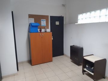 Alquiler Galpon zona oeste exelente acceso