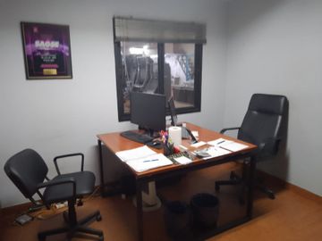 Alquiler Galpon zona oeste exelente acceso