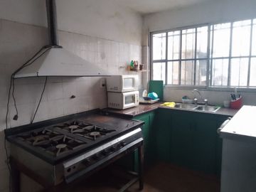 Alquiler Galpon zona oeste exelente acceso