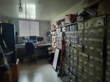 Alquiler Galpon zona oeste exelente acceso