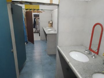 Alquiler Galpon zona oeste exelente acceso