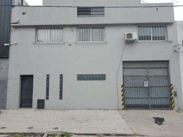 Alquiler Galpon zona oeste exelente acceso