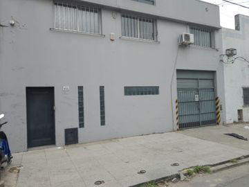 Alquiler Galpon zona oeste exelente acceso