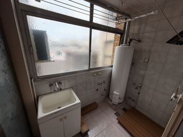 DEPARTAMENTO VENTA FLORES 4 AMBIENTES COCHERA DEP