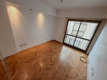 DEPARTAMENTO VENTA FLORES 4 AMBIENTES COCHERA DEP