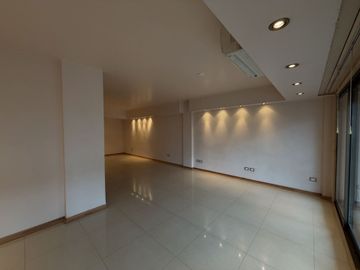 DEPARTAMENTO VENTA FLORES 4 AMBIENTES COCHERA DEP