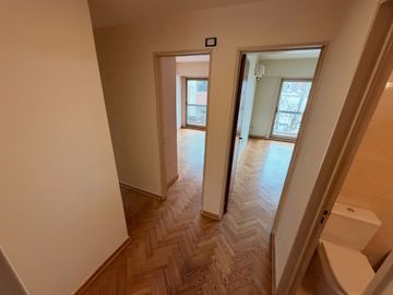 DEPARTAMENTO VENTA FLORES 4 AMBIENTES COCHERA DEP