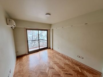 DEPARTAMENTO VENTA FLORES 4 AMBIENTES COCHERA DEP