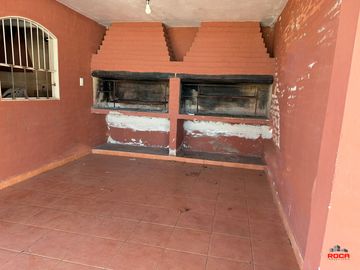 Casa en alquiler c/ cochera en Bajo la Viña