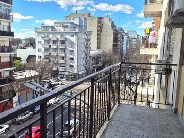 VENTA DEPARTAMENTO TRES AMBIENTES EN BOEDO