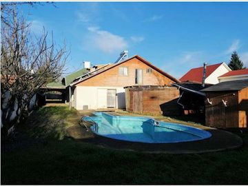 CASA EN VENTA DE 7 DORM. EN CHILLÁN SECTOR LAS MARIPOSAS