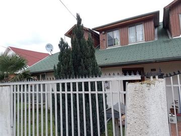 CASA EN VENTA DE 7 DORM. EN CHILLÁN SECTOR LAS MARIPOSAS