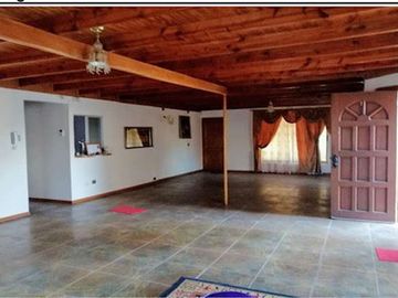 CASA EN VENTA DE 7 DORM. EN CHILLÁN SECTOR LAS MARIPOSAS
