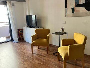 VENTA MONOAMBIENTE BALCON LUZ Y COCHERA COLEGIALES