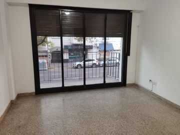 ALQUILER DEPARTAMENTO 3 AMBIENTES CON PATIO
