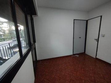 ALQUILER DEPARTAMENTO 3 AMBIENTES CON PATIO