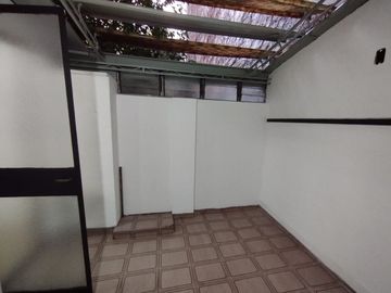 ALQUILER DEPARTAMENTO 3 AMBIENTES CON PATIO