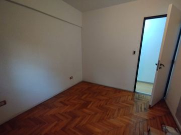 ALQUILER DEPARTAMENTO 3 AMBIENTES CON PATIO