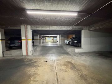 VENTA COCHERA CUBIERTA BOEDO