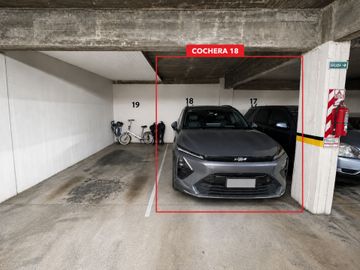 VENTA COCHERA CUBIERTA BOEDO