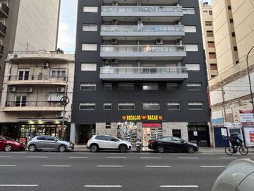 VENTA COCHERA CUBIERTA BOEDO
