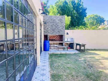 CASA 3 AMBIENTES JARDIN QUINCHO PARRILLA