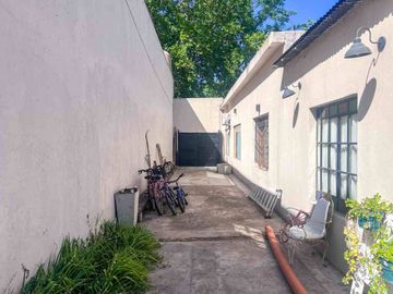 CASA 3 AMBIENTES JARDIN QUINCHO PARRILLA
